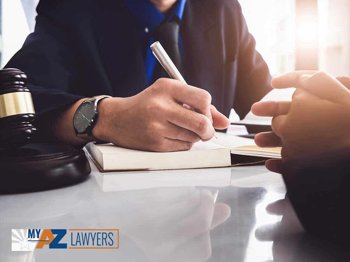 Expert Bankruptcy Attorney Explaining The Alternatives To Filing For Chapter 7 Or Chapter 13 Bankruptcy